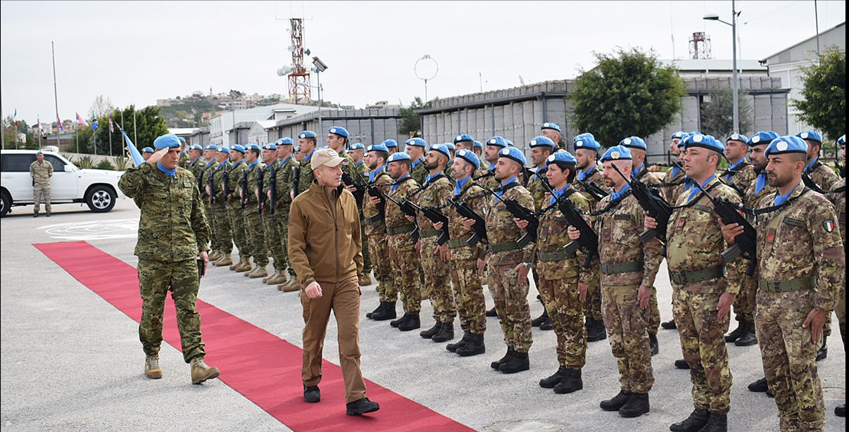 Pročitajte više o članku Krstičević i Šundov s hrvatskim vojnicima u Libanonu: ‘Od zapovjednika misije UNIFIL čuo sam brojne pohvale, ponosan sam na hrvatske vojnike’