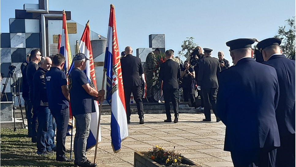 Izaslanstvo Hrvatskog časničkog zbora odalo počast  žrtvama Čojluga, Četekovaca i Balinaca, Četekovci (Općina Mikleuš) 4. rujna 2021.