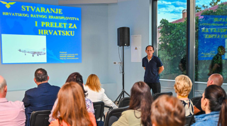 Danijel Borović- Predavanje Novalja Dan Drćavnosti 2025_040625_002